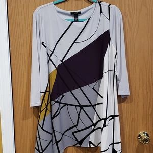 Beautiful abstract 3/4 sleeve blouse
